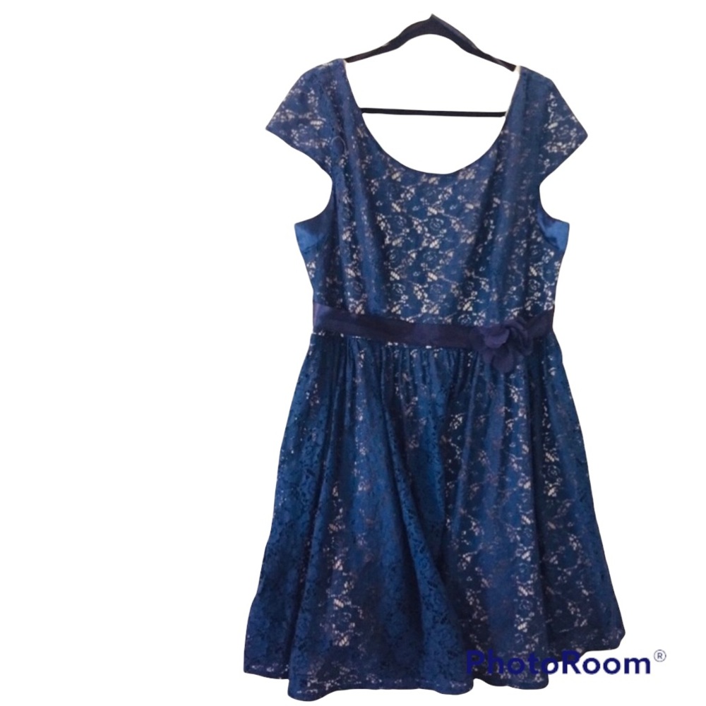 Pompous Girly-Navy lace dress - Picture 2 of 7